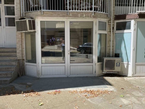 Магазин в Созопол - 22 кв.м за 1682 €/кв.м - Снимка #1