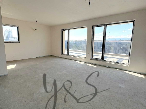 Тристаен апартамент в Пловдив, Христо Смирненски - 166 кв.м за 1000 €/кв.м - Снимка #1