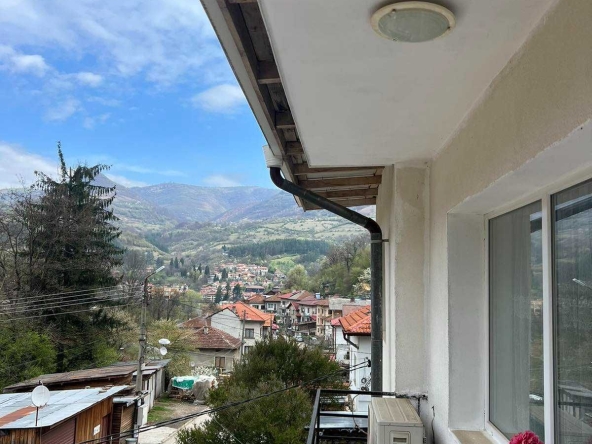 Етаж от къща в Тетевен - 94 кв.м за 660 €/кв.м - Снимка #1