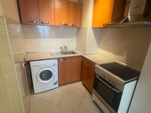 Дава се под наем Четиристаен апартамент в София, Изгрев - 120 кв.м за 700 € - Снимка #1