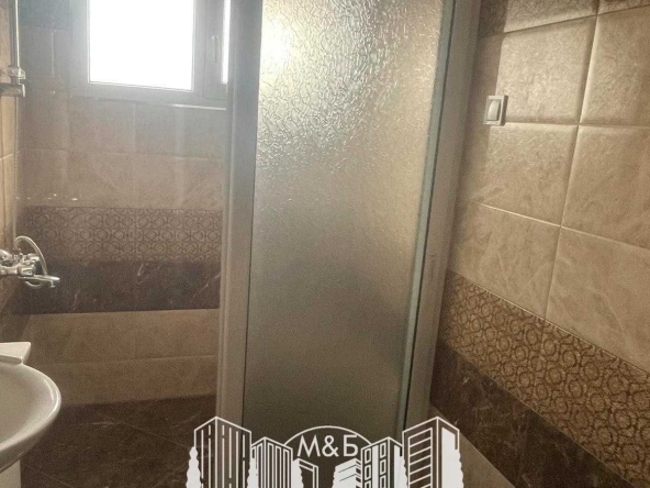 Тристаен апартамент в Харманли - 90 кв.м за 778 €/кв.м - Снимка #1