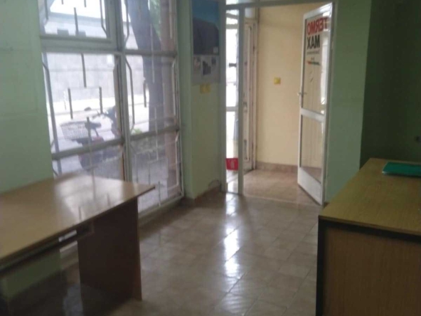 Дава се под наем Магазин в Русе, Родина 2 - 38 кв.м за 178.5 € - Снимка #1