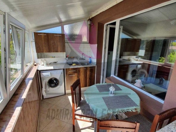 Дава се под наем Тристаен апартамент в Варна, Център - 74 кв.м за 625 € - Снимка #1