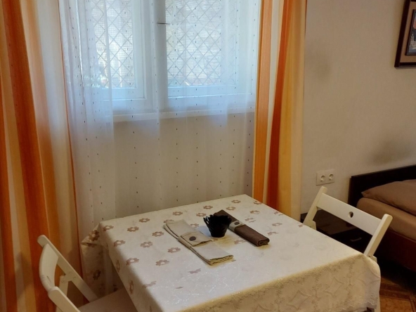 Дава се под наем Едностаен апартамент в Пловдив, Център - 30 кв.м за 200 € - Снимка #1