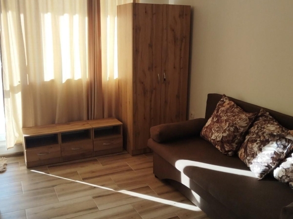 Дава се под наем Тристаен апартамент в Пловдив, Остромила - 120 кв.м за 375 € - Снимка #1