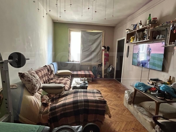 Тристаен апартамент в София, Център - 74 кв.м за 7433 €/кв.м - Снимка #1