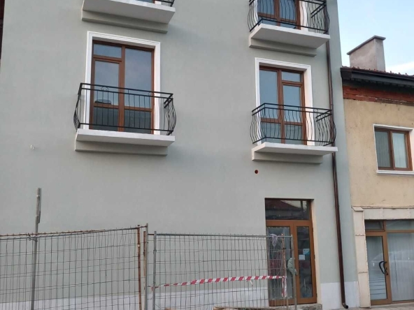 Магазин в Разлог - 35 кв.м за 1143 €/кв.м - Снимка #1