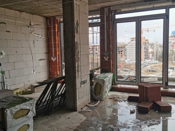 Тристаен апартамент в София, Гоце Делчев - 135 кв.м за 2553 €/кв.м - Снимка #1