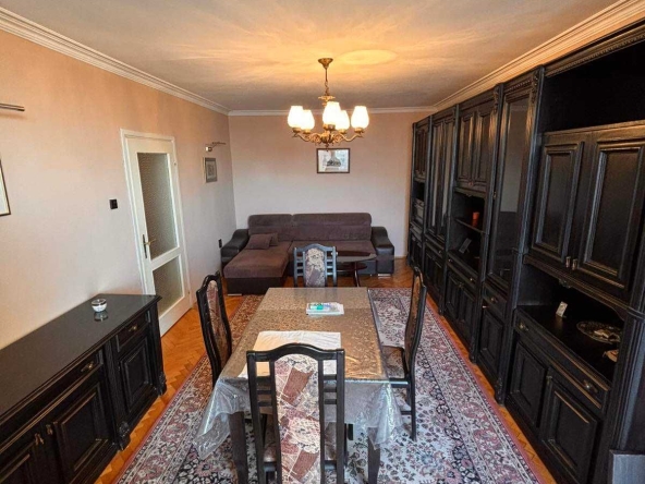 Дава се под наем Тристаен апартамент в София, Център - 88 кв.м за 650 € - Снимка #1