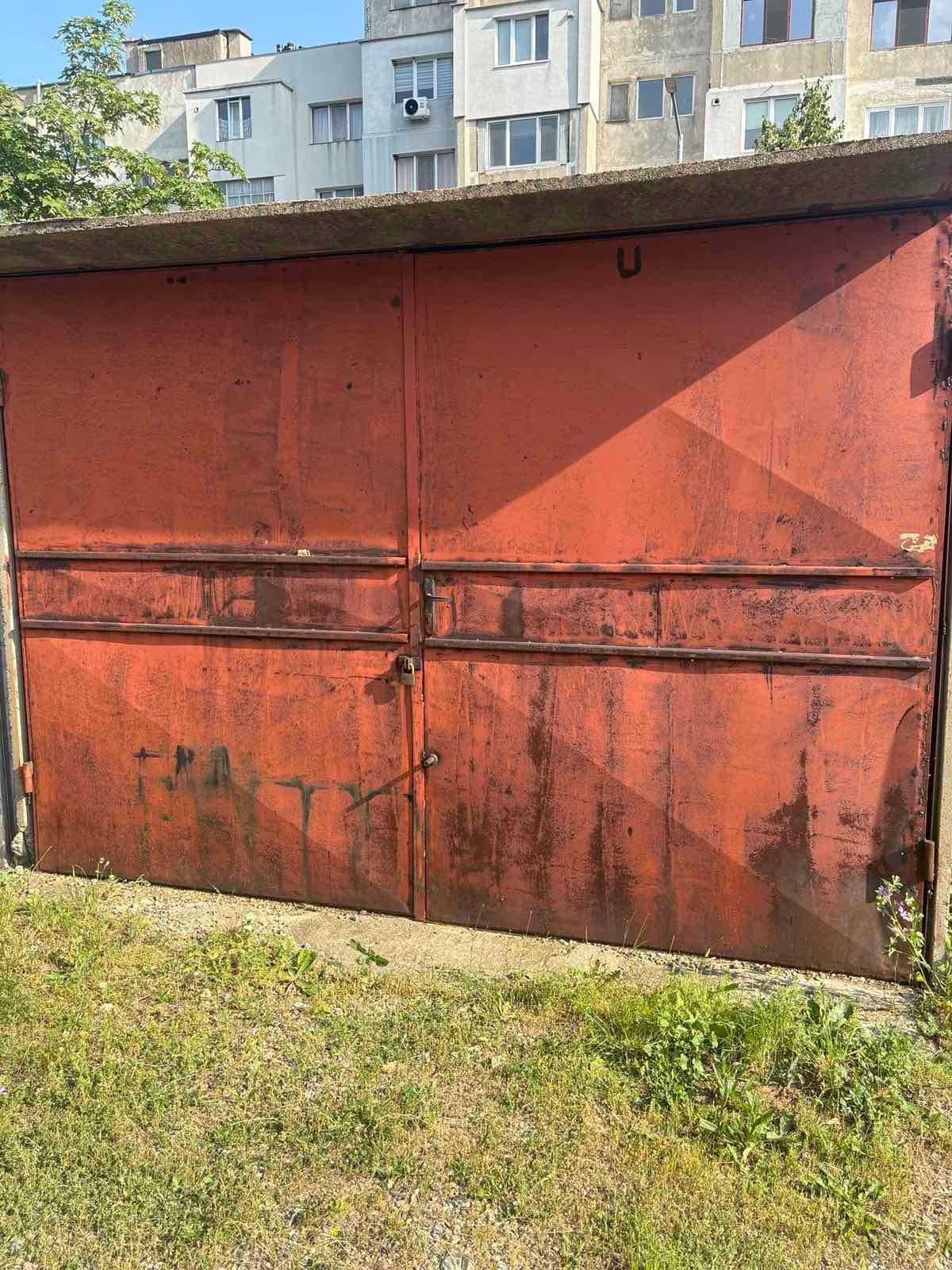 Гараж / Паркомясто в Сливен, Клуцохор - 20 кв.м за 64 €/кв.м - Снимка #1