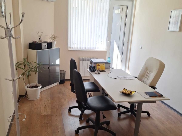 Дава се под наем Офис в София, Западен парк - 15 кв.м за 219.3 € - Снимка #1