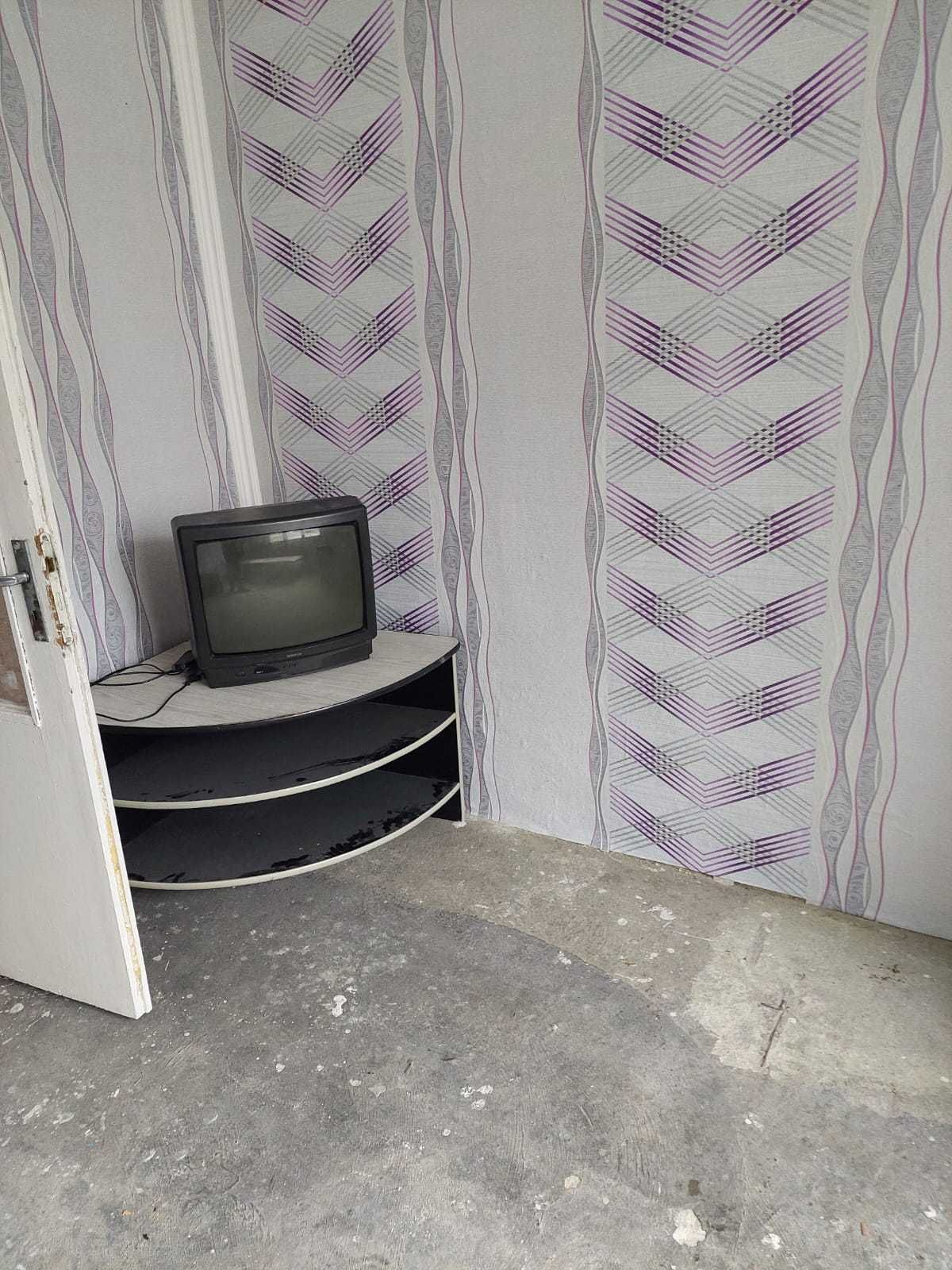 Дава се под наем Тристаен апартамент в Шумен, Център - 68 кв.м за 153 € - Снимка #1
