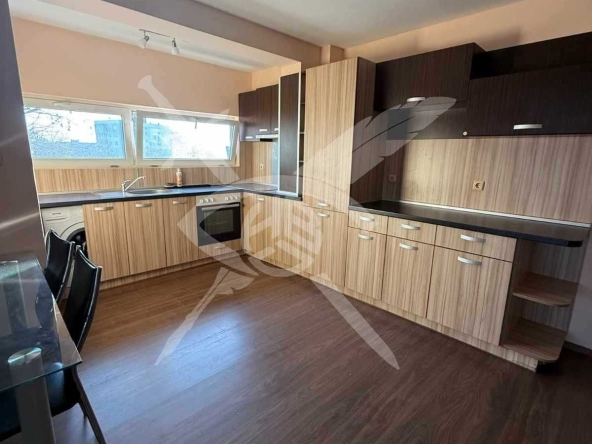 Дава се под наем Тристаен апартамент в Варна, Левски - 90 кв.м за 625 € - Снимка #1