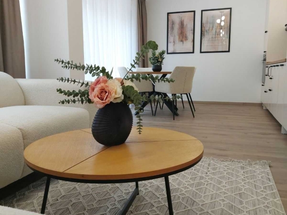 Дава се под наем Двустаен апартамент в София, Негован - 59 кв.м за 765 € - Снимка #1