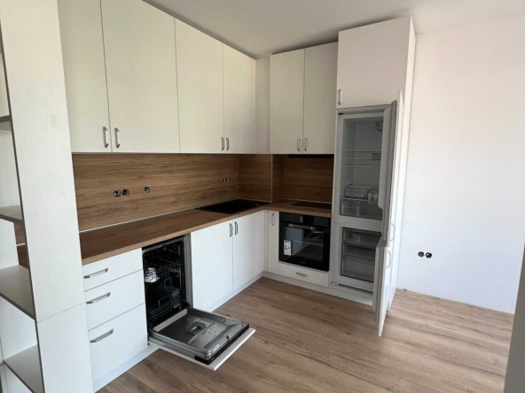 Двустаен апартамент в Варна, Кайсиева градина - 47 кв.м за 2213 €/кв.м - Снимка #1