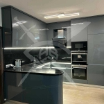 Дава се под наем Тристаен апартамент в Варна, Червен площад - 106 кв.м за 1250 € - Снимка #1