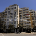Тристаен апартамент в Бургас, Зорница - 110 кв.м за 2546 €/кв.м - Снимка #1