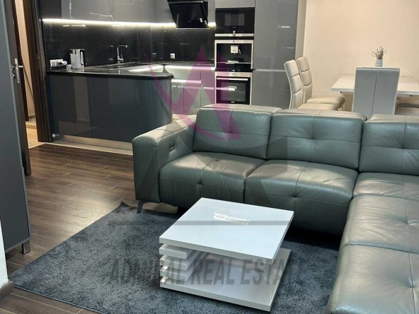 Дава се под наем Тристаен апартамент в Варна, ВИНС - 106 кв.м за 1250 € - Снимка #1