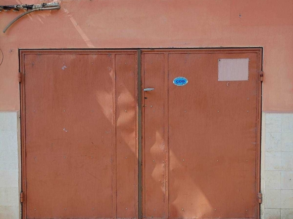 Дава се под наем Гараж / Паркомясто в Монтана, Идеален център - 18 кв.м за 61.2 € - Снимка #1