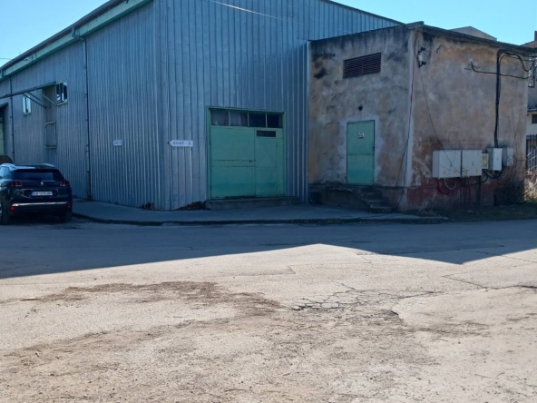 Дава се под наем Склад в Севлиево - 720 кв.м за 918 € - Снимка #1