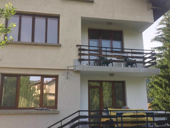 Къща в с. Говедарци, Област София-област - 314 кв.м за 685 €/кв.м - Снимка #1