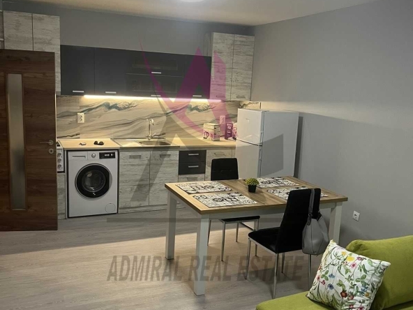 Дава се под наем Двустаен апартамент в к.к. Св.Св. Константин и Елена - 50 кв.м за 700 € - Снимка #1