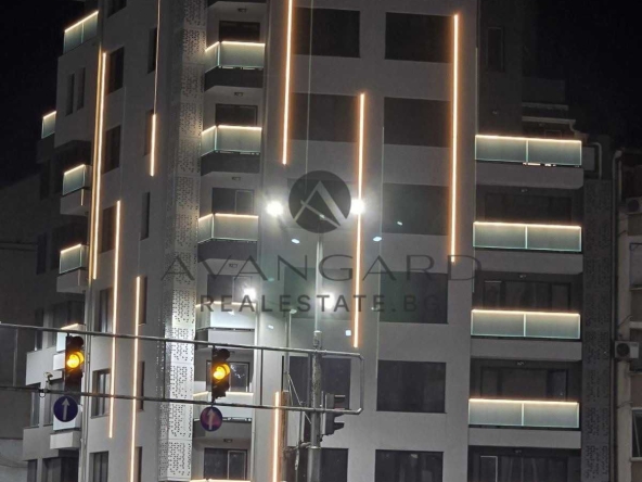 Двустаен апартамент в Пловдив, Кършияка - 68 кв.м за 1984 €/кв.м - Снимка #1