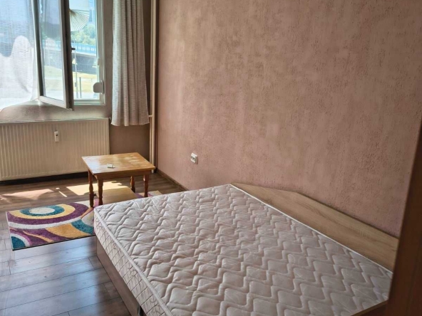 Дава се под наем Едностаен апартамент в София, 7-ми 11-ти километър - 40 кв.м за 357 € - Снимка #1