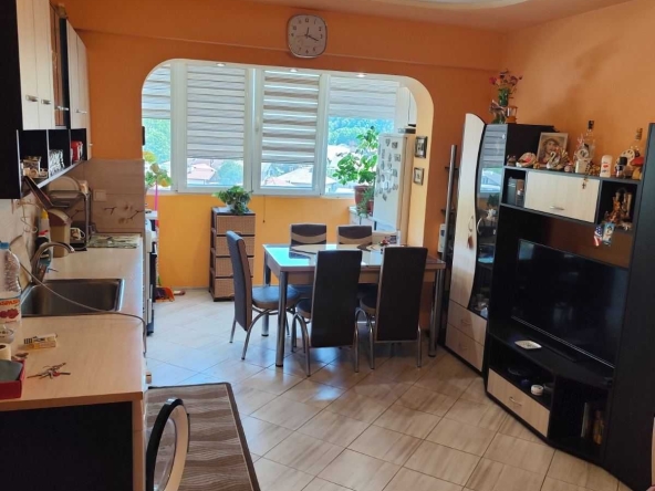 Тристаен апартамент в Тетевен - 65 кв.м за 627 €/кв.м - Снимка #1