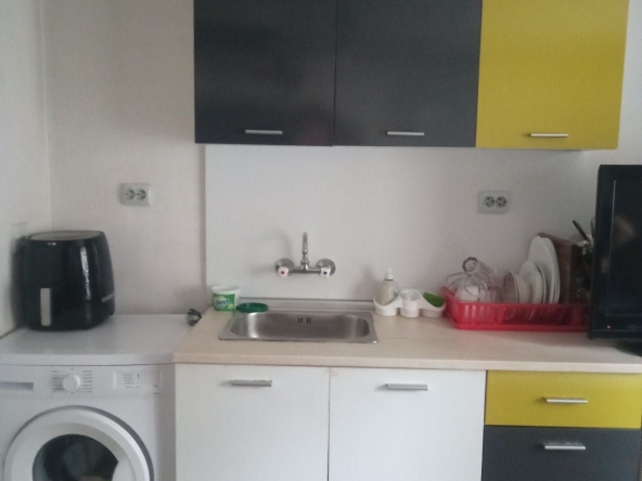 Дава се под наем Едностаен апартамент в Варна, Бриз - 20 кв.м за 127.5 € - Снимка #1