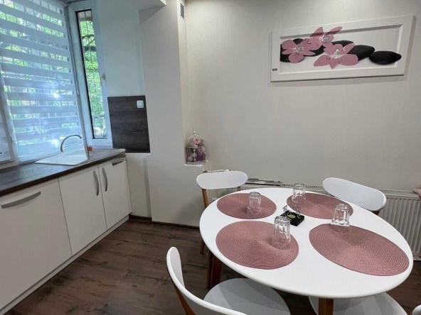 Дава се под наем Двустаен апартамент в София, Гоце Делчев - 65 кв.м за 469.2 € - Снимка #1