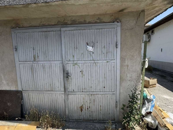 Дава се под наем Гараж / Паркомясто в Севлиево - 10 кв.м за 40.8 € - Снимка #1