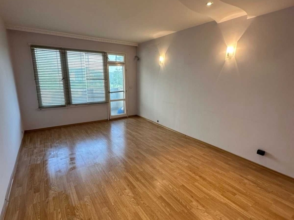 Двустаен апартамент в Ямбол, Георги Бенковски - 67 кв.м за 647 €/кв.м - Снимка #1