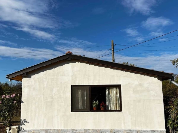 Дава се под наем Къща в Ловеч, в.з. Синан тепе - 45 кв.м за 204 € - Снимка #1