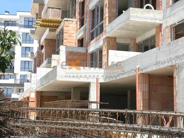 Двустаен апартамент в Варна, Възраждане 1 - 99 кв.м за 1364 €/кв.м - Снимка #1