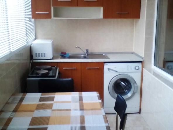 Дава се под наем Двустаен апартамент в Велико Търново, Център - 58 кв.м за 280.5 € - Снимка #1