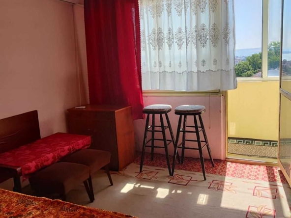 Дава се под наем Едностаен апартамент в Свищов - 45 кв.м за 127.5 € - Снимка #1