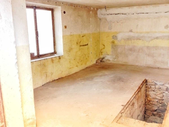 Гараж / Паркомясто в Асеновград - 45 кв.м за 544 €/кв.м - Снимка #1