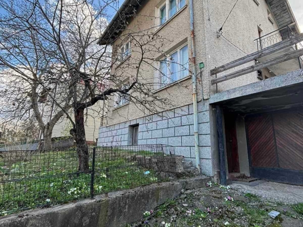 Къща в с. Бистрица, Област София-град - 232 кв.м за 1983 €/кв.м - Снимка #1