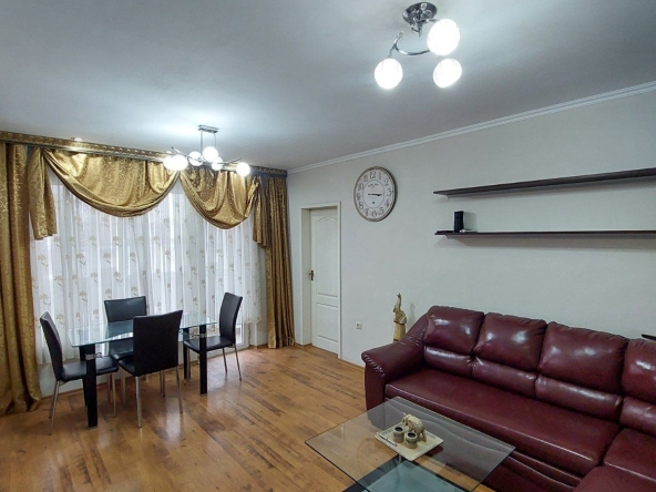 Дава се под наем Тристаен апартамент в Варна, Погреби - 78 кв.м за 510 € - Снимка #1