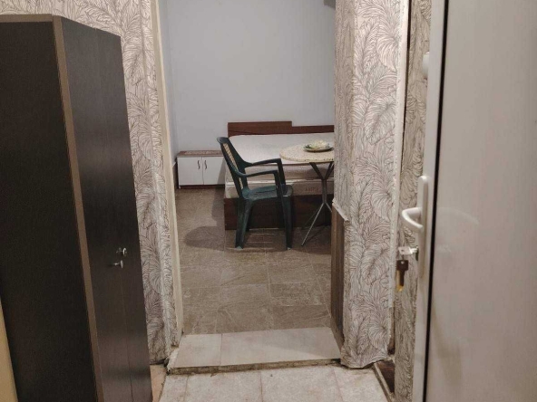 Дава се под наем Ателие в Варна, Младост 1 - 20 кв.м за 86.7 € - Снимка #1