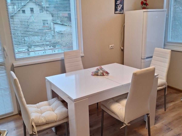 Дава се под наем Етаж от къща в с. Железница, Област София-град - 60 кв.м за 306 € - Снимка #1