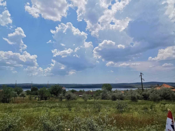 Земеделски имот в Варна, Виница -  кв.м за 16 €/дка - Снимка #1