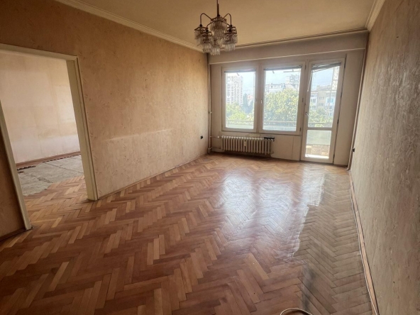 Тристаен апартамент в София, Бъкстон - 100 кв.м за 2920 €/кв.м - Снимка #1