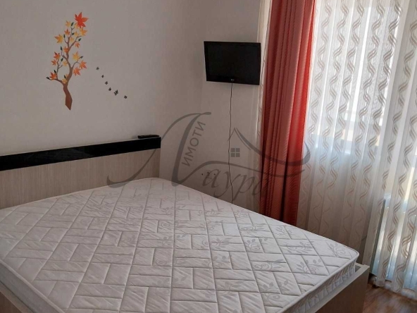 Дава се под наем Двустаен апартамент в Шумен, Център - 62 кв.м за 346.8 € - Снимка #1