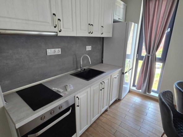 Дава се под наем Двустаен апартамент в Пловдив, Остромила - 67 кв.м за 459 € - Снимка #1