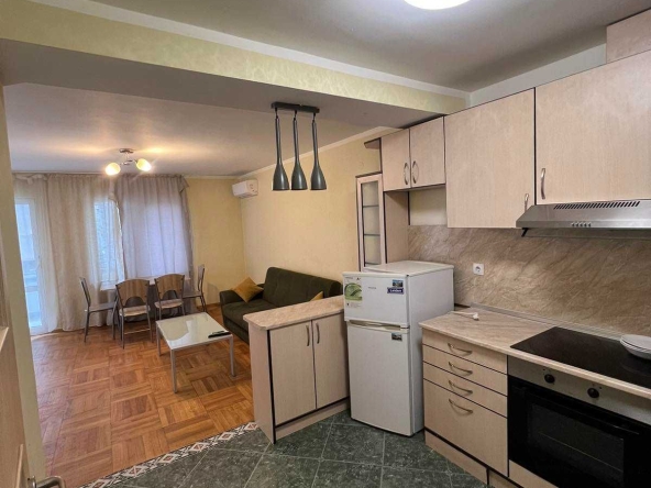 Дава се под наем Двустаен апартамент в София, Център - 75 кв.м за 600 € - Снимка #1