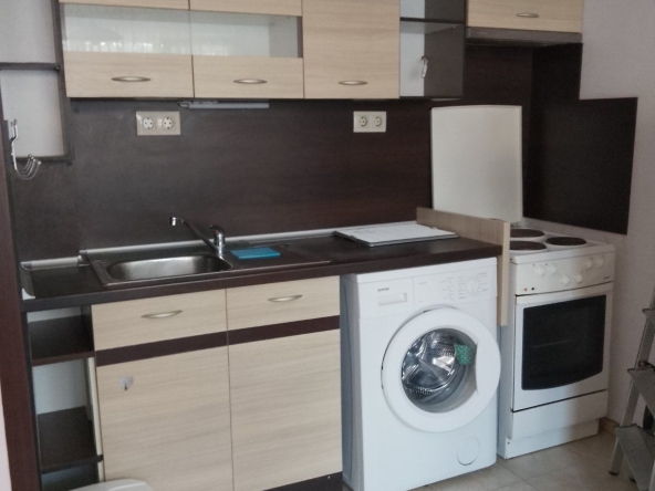 Дава се под наем Тристаен апартамент в Варна, ВИНС - 65 кв.м за 612 € - Снимка #1