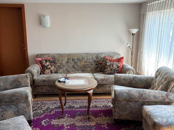 Дава се под наем Тристаен апартамент в Бургас, Център - 85 кв.м за 433.5 € - Снимка #1