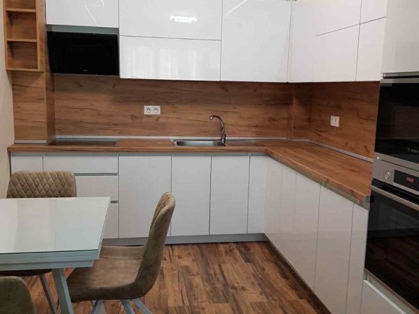 Дава се под наем Двустаен апартамент в Пловдив, Христо Смирненски - 70 кв.м за 700 € - Снимка #1